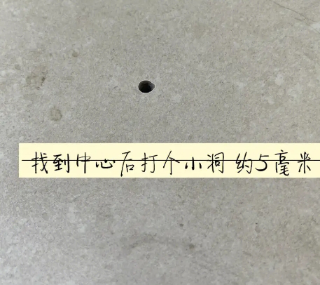 易县瓷砖空鼓维修公司专业解答在瓷砖铺贴过程中，如果砂料搅拌不均匀，将会带来以下问题
